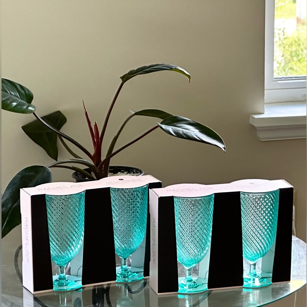 Rachel Zoe 4 Pc Teal Acrylic Wine Glasses Footed NEW